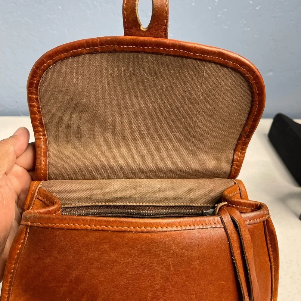 Brighton brown vintage woven flap top with twist closure adjustable strap purse